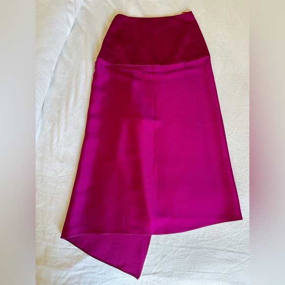 Atlein Violet Satin Crepe Asymmetrical Midi Skirt - Picture 3 of 6